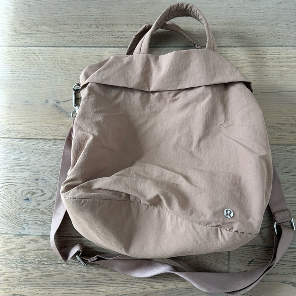 Lululemon on my level bag 19L